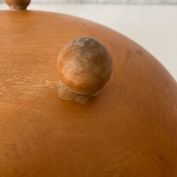 Primitive Wood Dough Bowl Footed Hand Painted  1940's Red Radishes on Inside - Picture 14 of 16